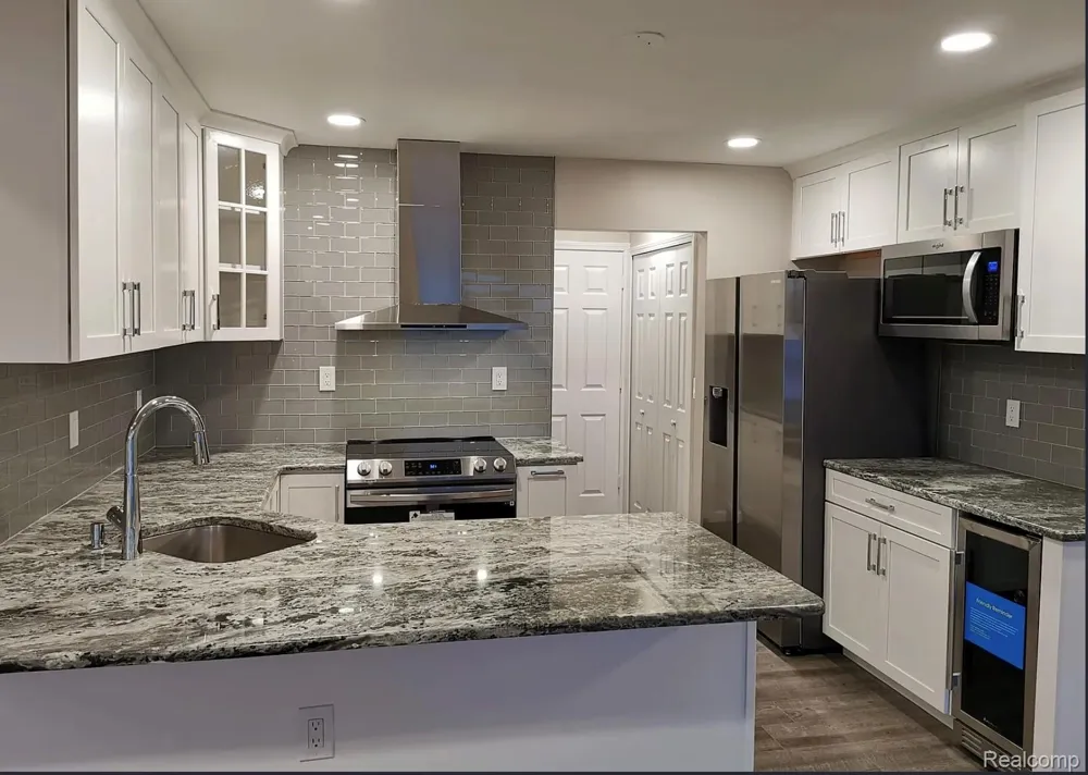 3840 Iris Drive Waterford Charter Township, MI 48329