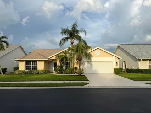 237 MOCCASIN TRAIL W