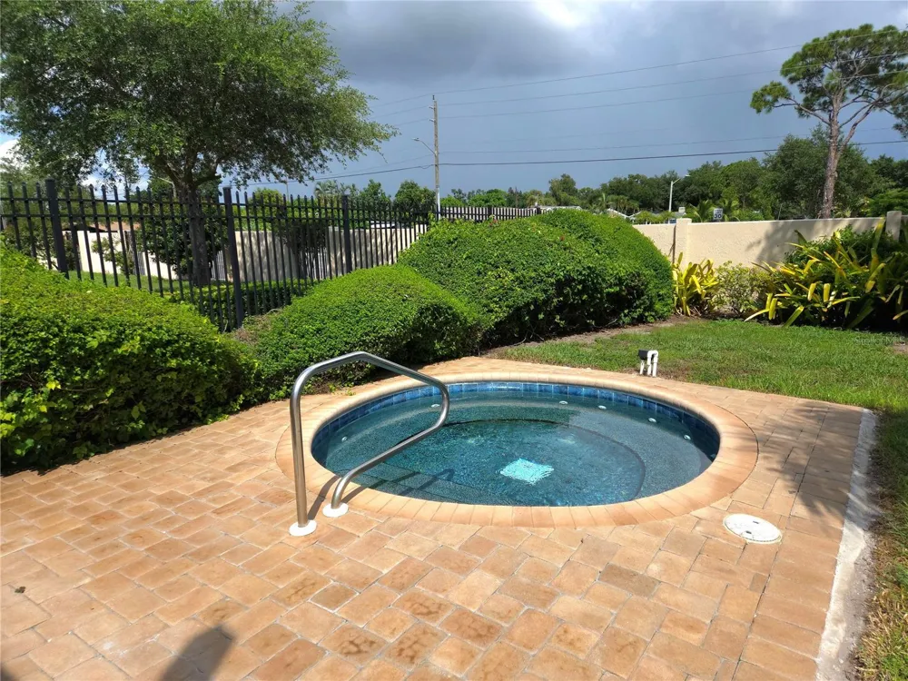 3411 52ND AVENUE CIR W Bradenton, FL 34210