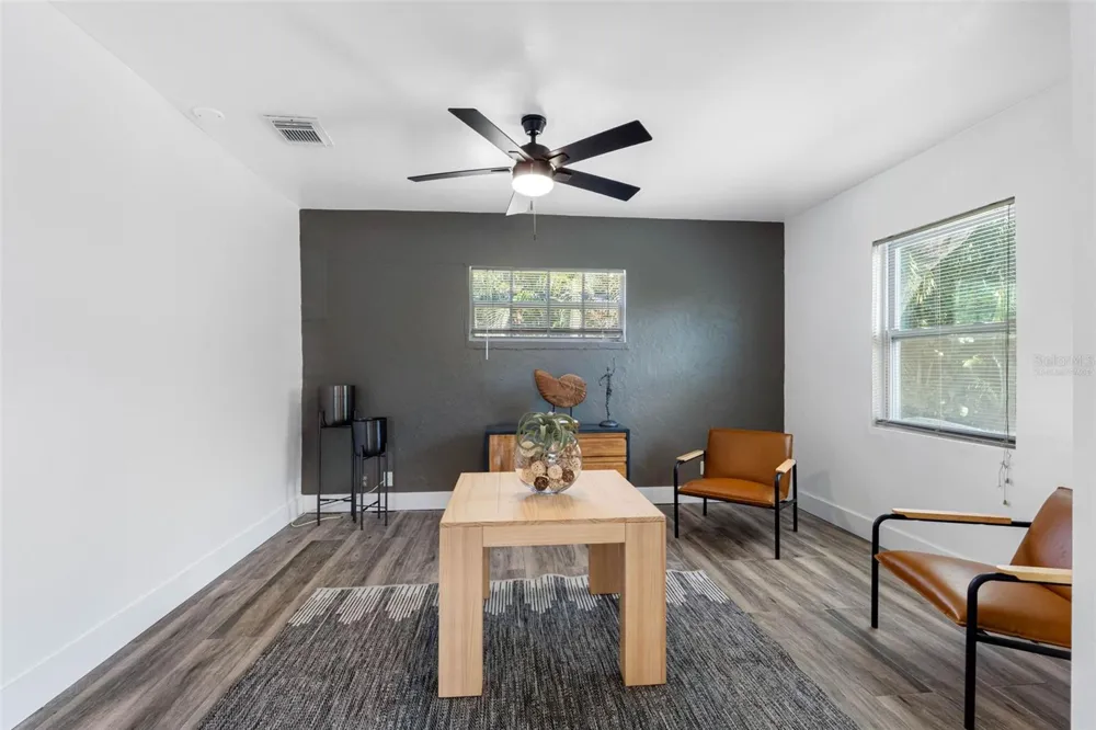 439 CAPRI WAY NE St Petersburg, FL 33704