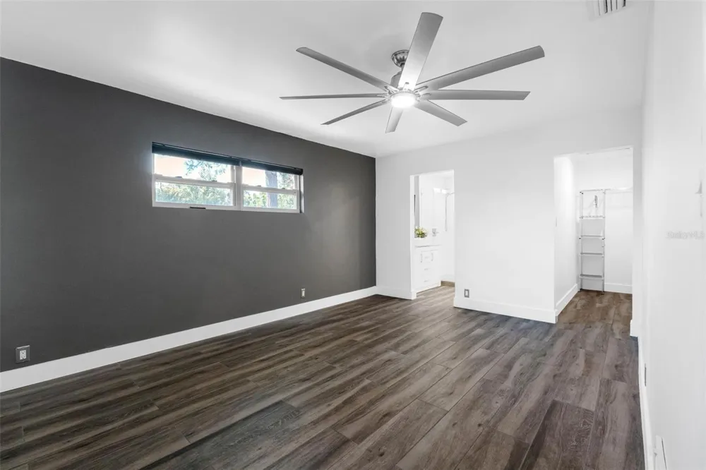439 CAPRI WAY NE St Petersburg, FL 33704