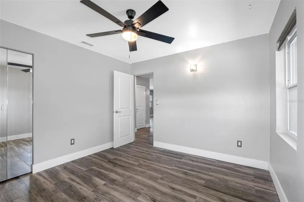 439 CAPRI WAY NE St Petersburg, FL 33704
