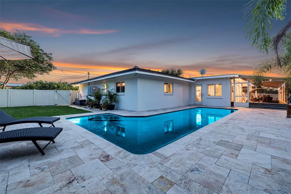 491 79TH AVENUE NE St Petersburg, FL 33702