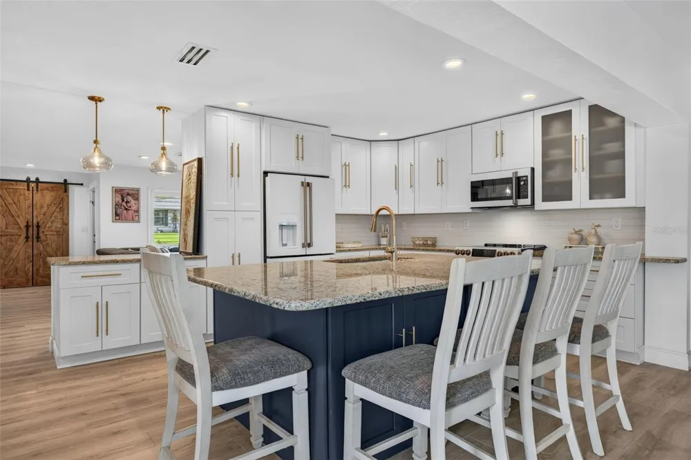 491 79TH AVENUE NE St Petersburg, FL 33702