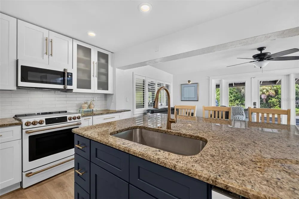 491 79TH AVENUE NE St Petersburg, FL 33702