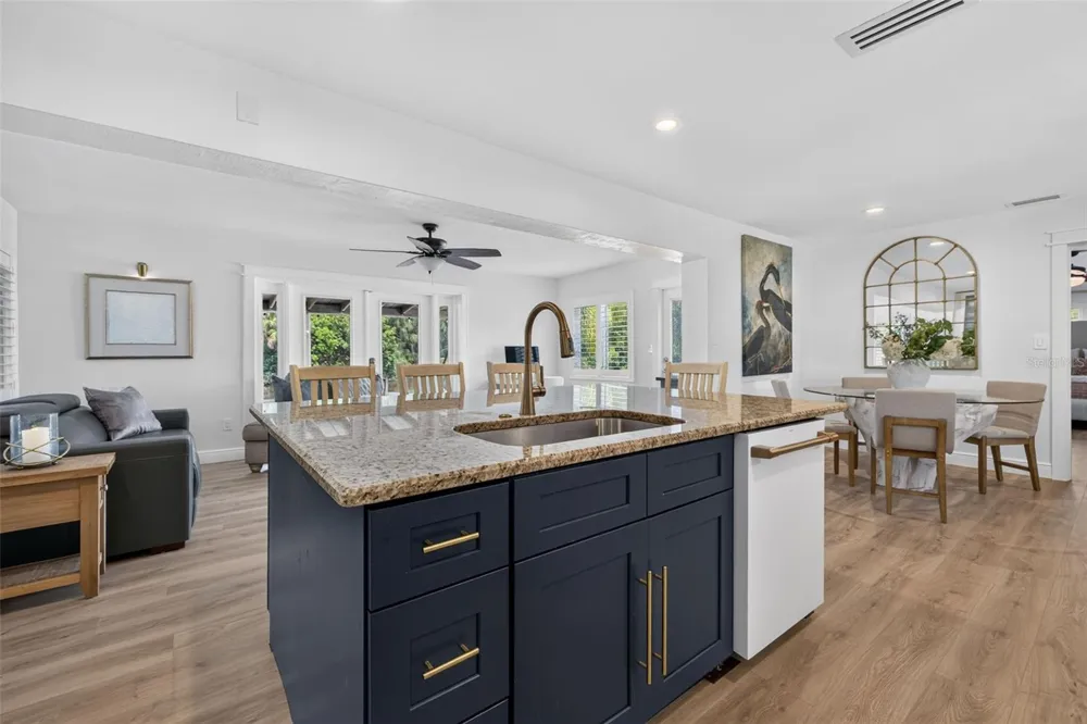 491 79TH AVENUE NE St Petersburg, FL 33702