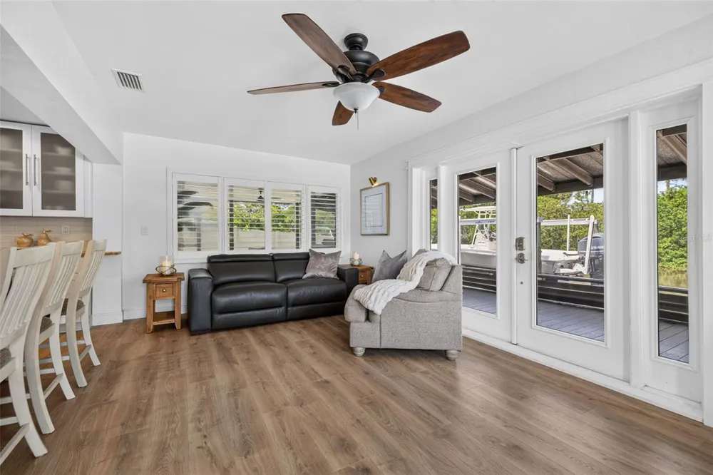 491 79TH AVENUE NE St Petersburg, FL 33702