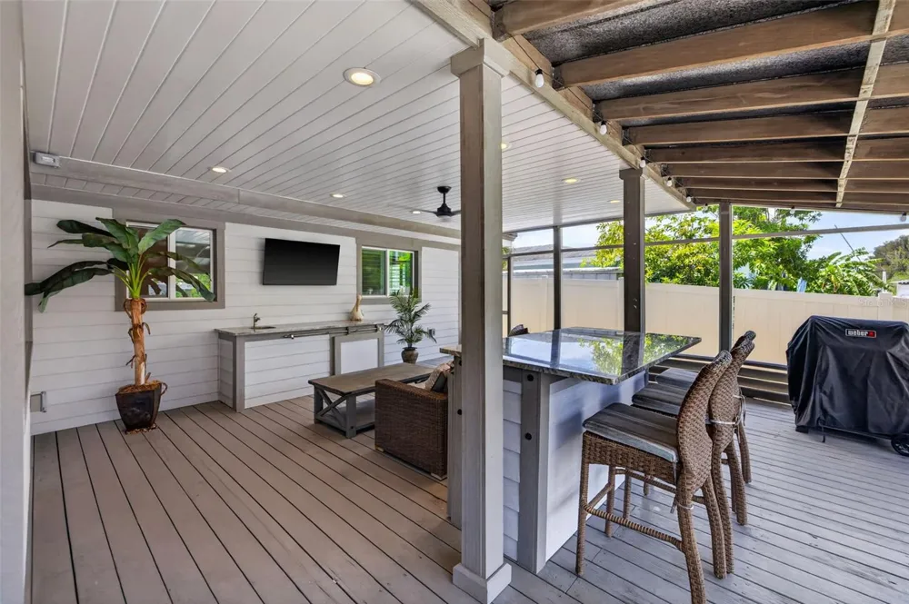 491 79TH AVENUE NE St Petersburg, FL 33702