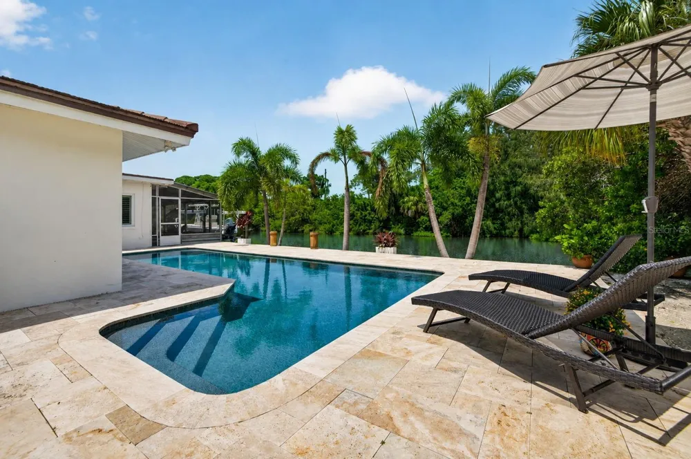 491 79TH AVENUE NE St Petersburg, FL 33702