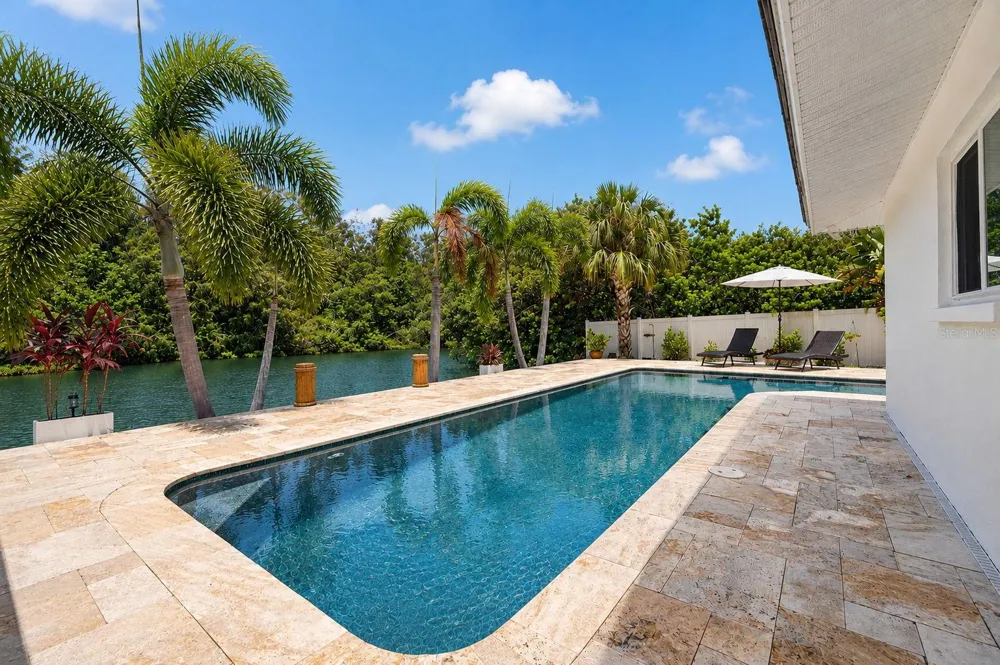 491 79TH AVENUE NE St Petersburg, FL 33702
