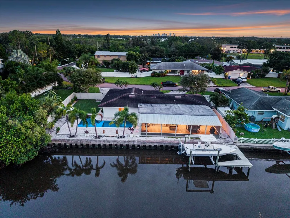 491 79TH AVENUE NE St Petersburg, FL 33702