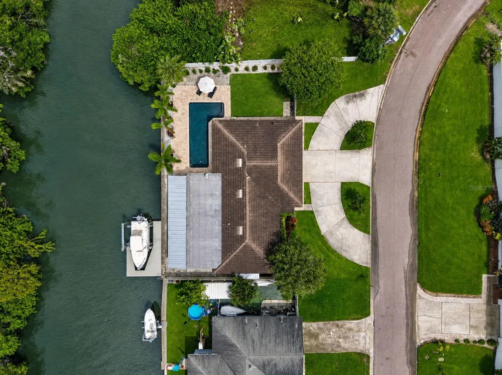 491 79TH AVENUE NE St Petersburg, FL 33702