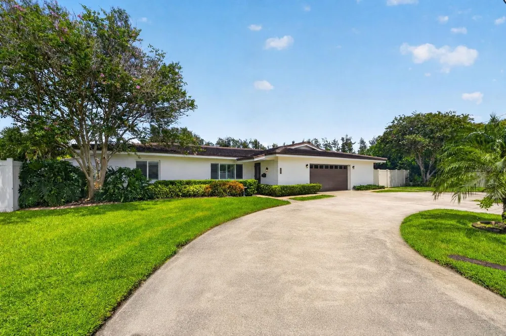 491 79TH AVENUE NE St Petersburg, FL 33702