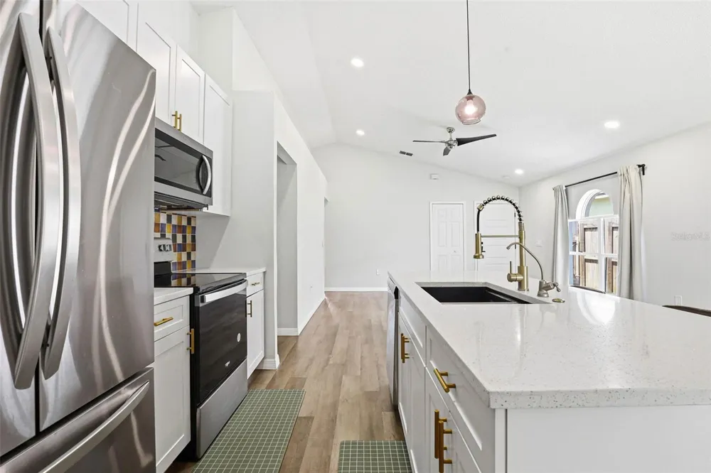 5916 LAKE FRONT DRIVE Wesley Chapel, FL 33545