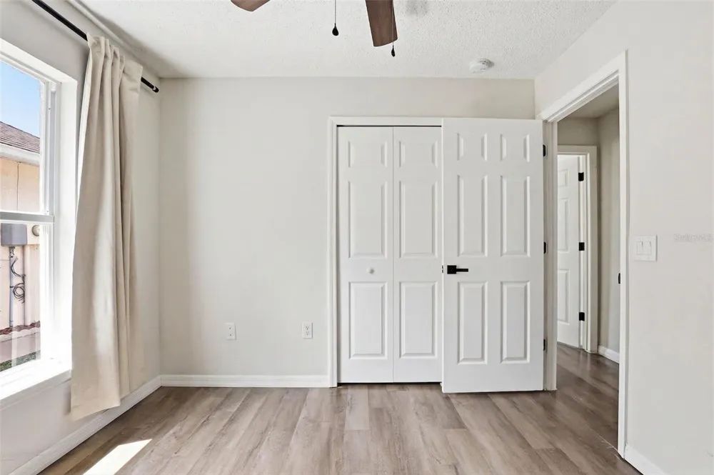 5916 LAKE FRONT DRIVE Wesley Chapel, FL 33545