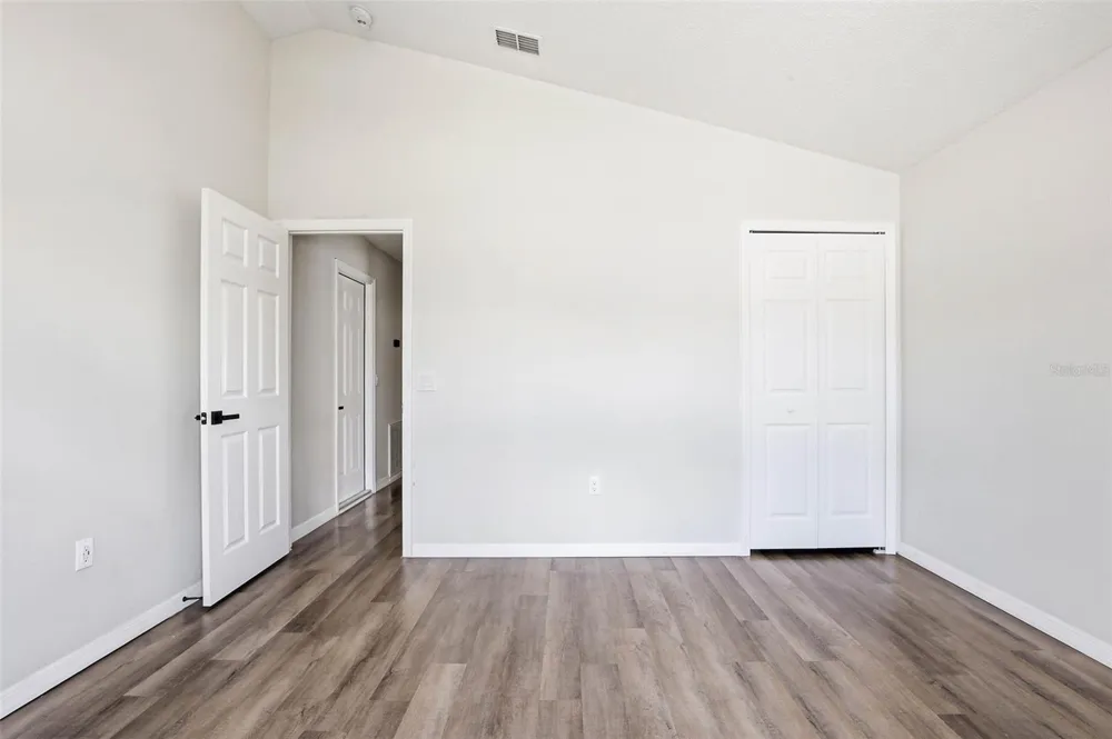 5916 LAKE FRONT DRIVE Wesley Chapel, FL 33545