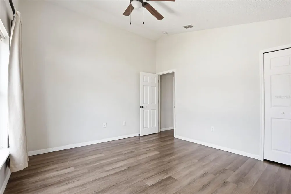 5916 LAKE FRONT DRIVE Wesley Chapel, FL 33545