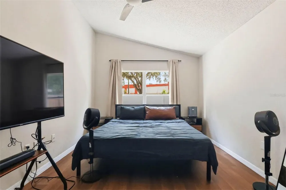 5916 LAKE FRONT DRIVE Wesley Chapel, FL 33545