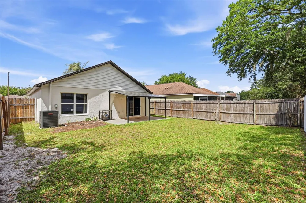 5916 LAKE FRONT DRIVE Wesley Chapel, FL 33545