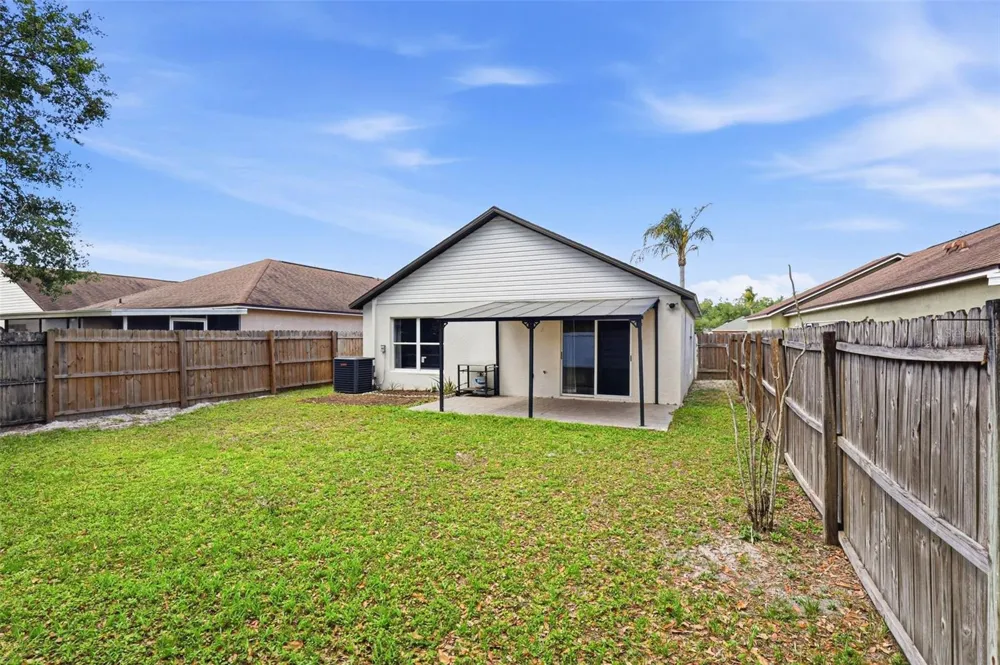 5916 LAKE FRONT DRIVE Wesley Chapel, FL 33545