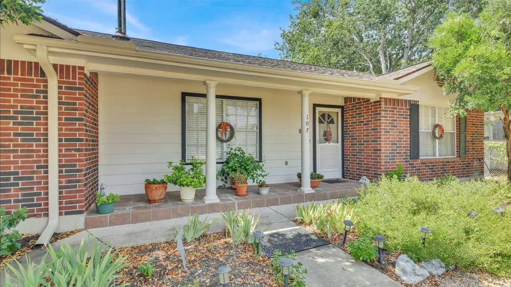107 Taylor Drive Spicewood, TX 78669