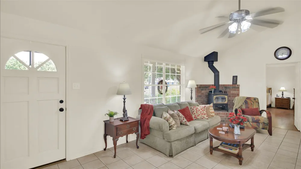 107 Taylor Drive Spicewood, TX 78669