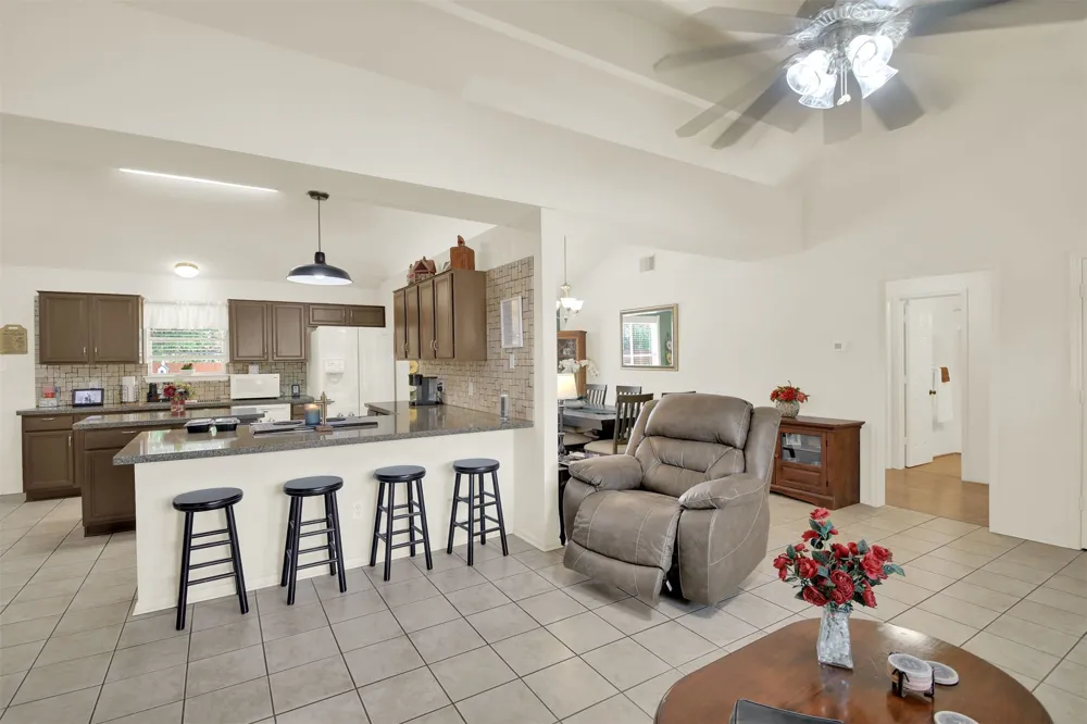 107 Taylor Drive Spicewood, TX 78669