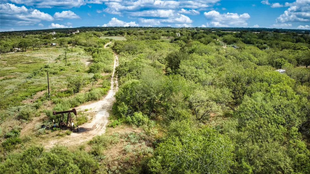 2900 Salt Flat Road Luling, TX 78648