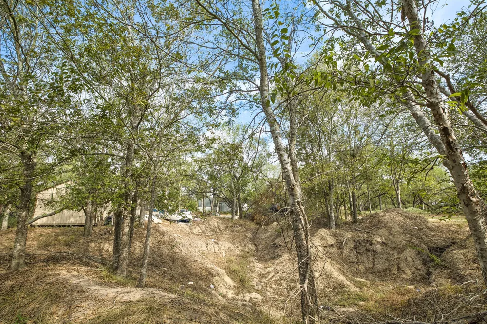 2900 Salt Flat Road Luling, TX 78648