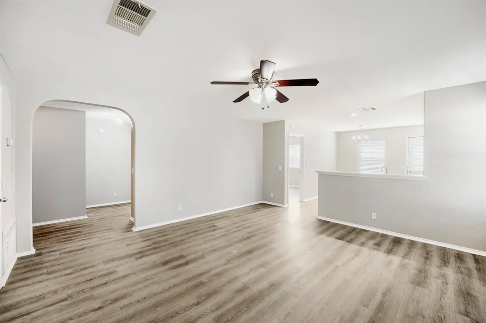 187 Ames Cove Kyle, TX 78640