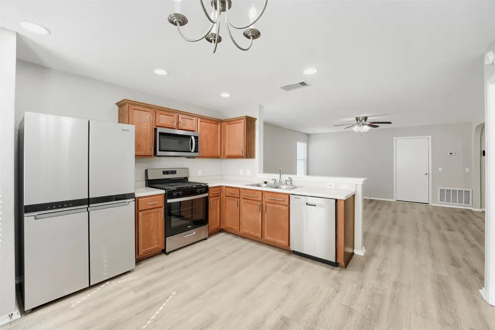 187 Ames Cove Kyle, TX 78640
