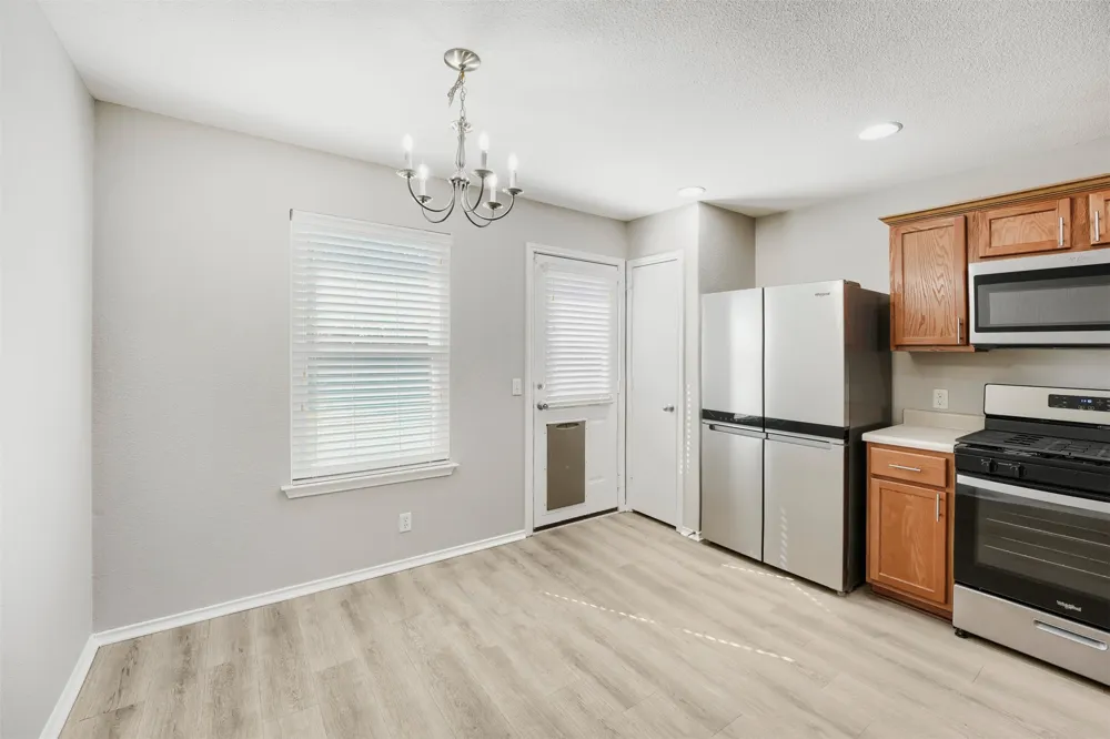 187 Ames Cove Kyle, TX 78640