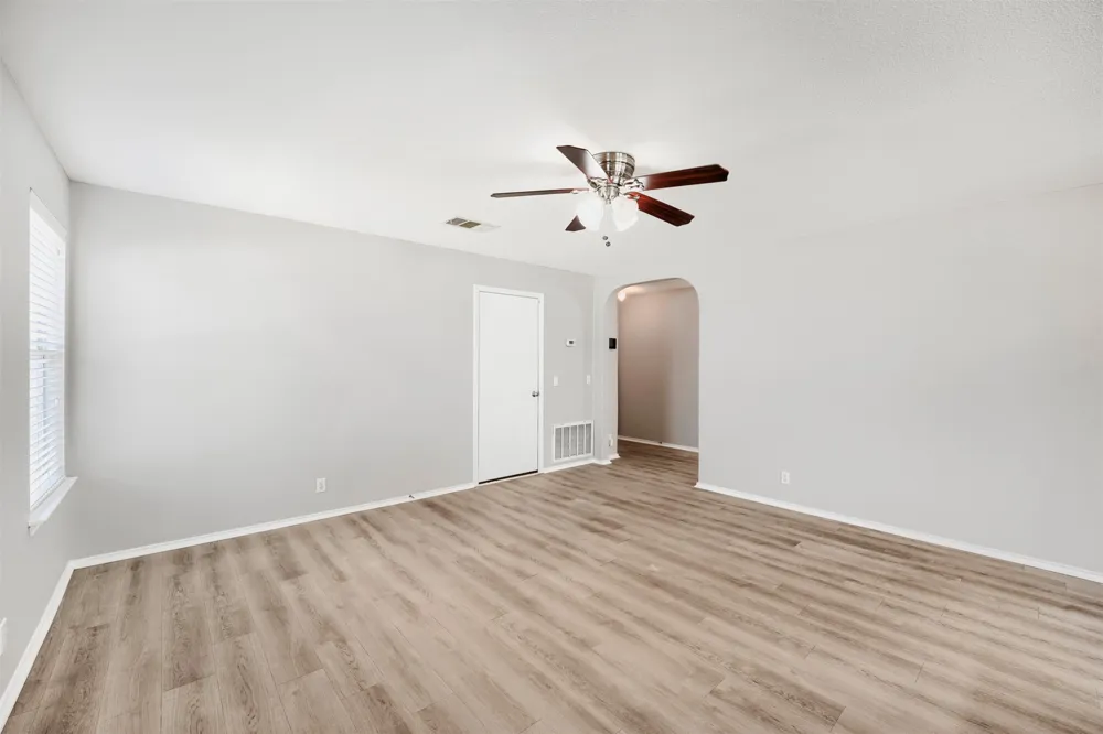 187 Ames Cove Kyle, TX 78640