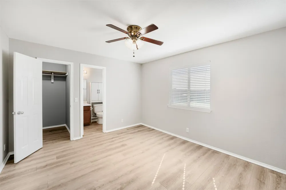 187 Ames Cove Kyle, TX 78640