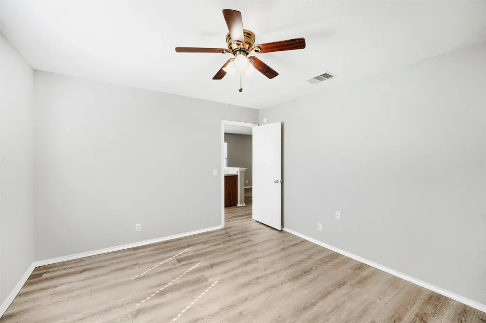 187 Ames Cove Kyle, TX 78640