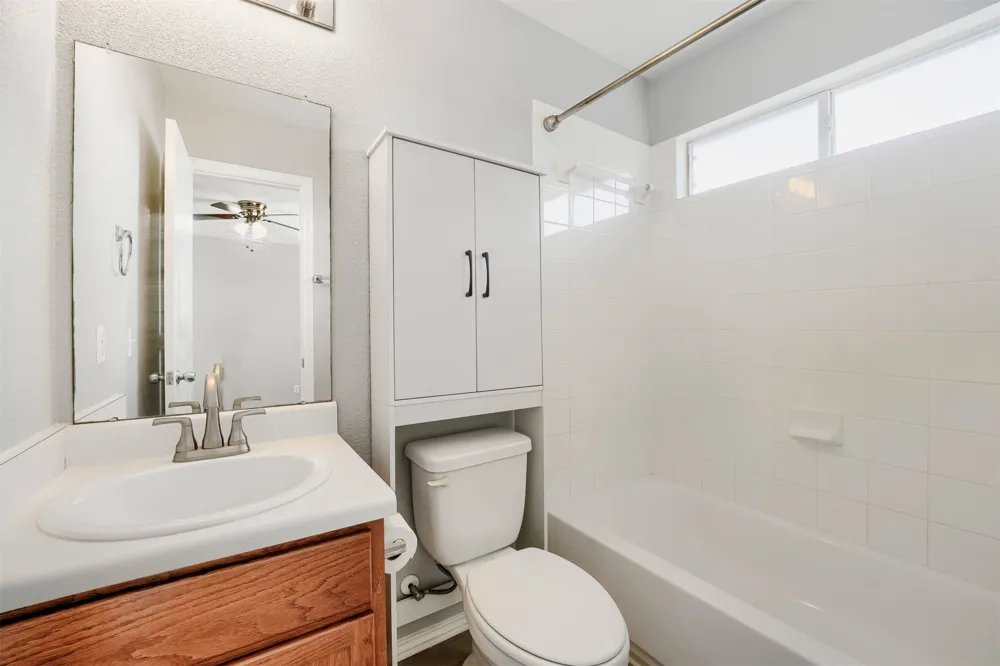187 Ames Cove Kyle, TX 78640