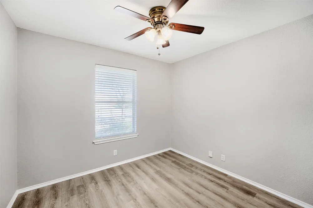 187 Ames Cove Kyle, TX 78640