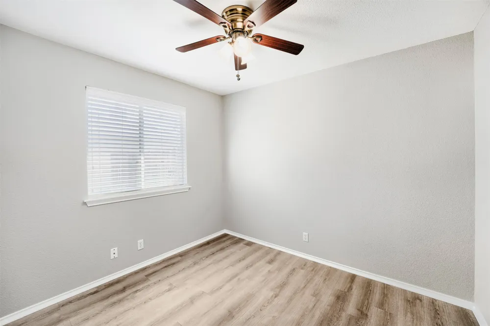 187 Ames Cove Kyle, TX 78640