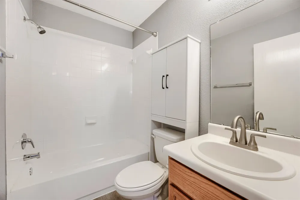 187 Ames Cove Kyle, TX 78640