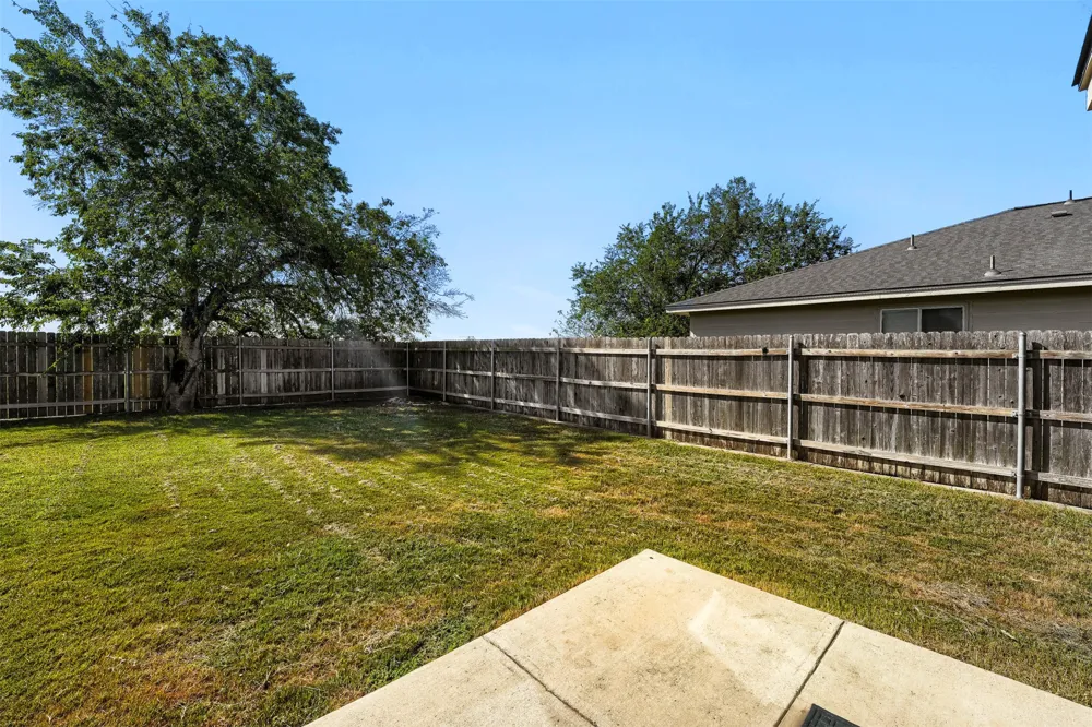 187 Ames Cove Kyle, TX 78640