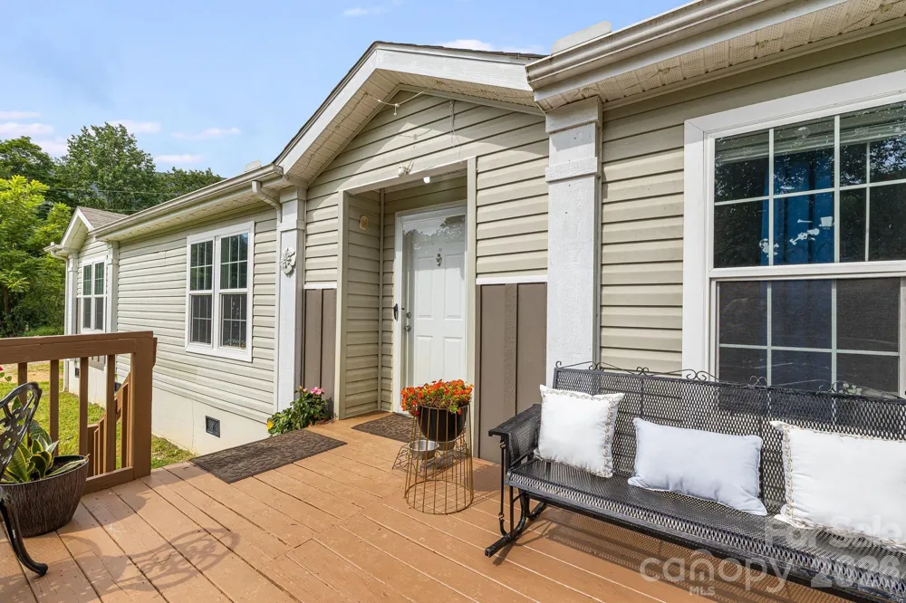 36 Woodrat Drive Burnsville, NC 28714