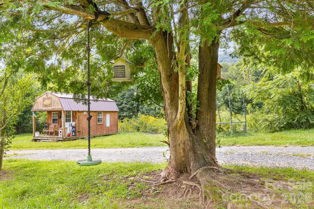 36 Woodrat Drive Burnsville, NC 28714