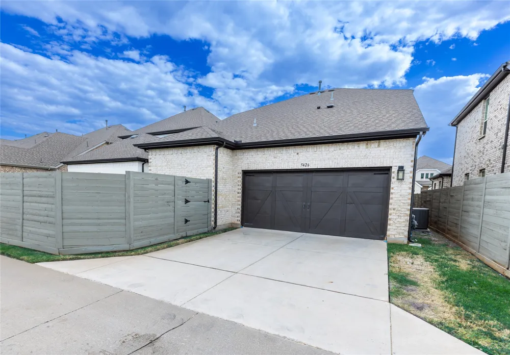 5426 Grand Avenue Sachse, TX 75048