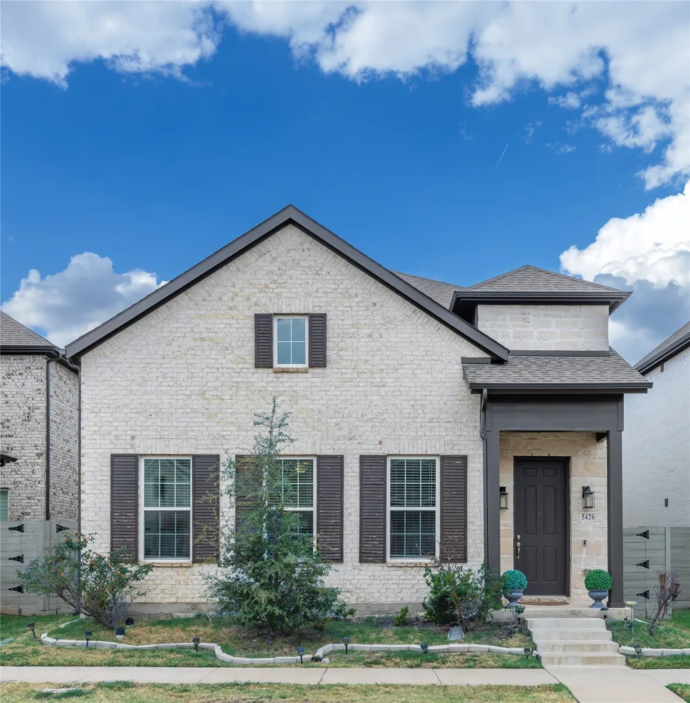 5426 Grand Avenue Sachse, TX 75048