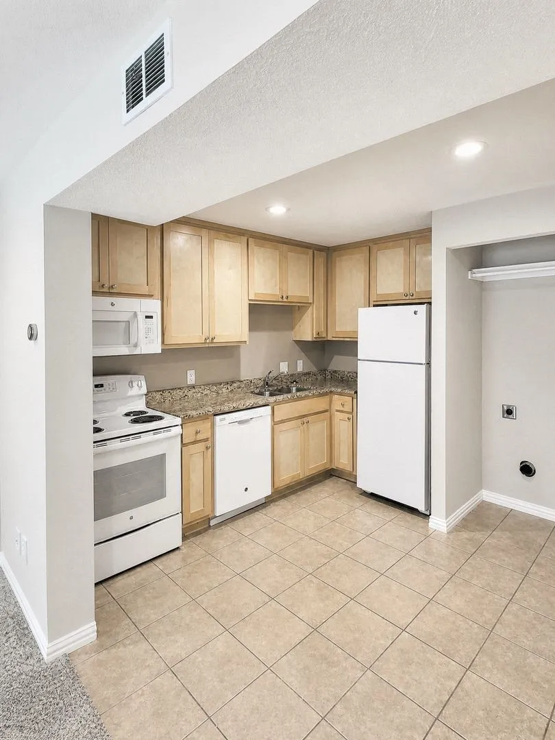 2016 Paisley Drive #E Arlington, TX 76015