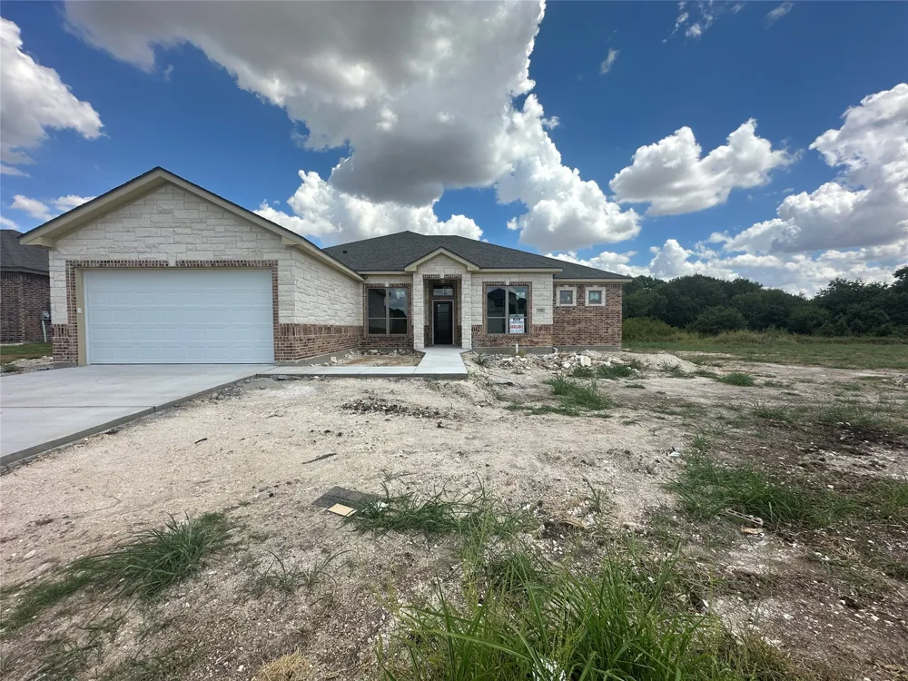 131 Lasso Loop Lorena, TX 76655