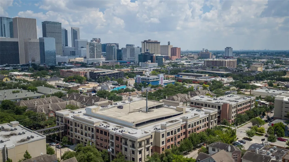 2700 Brazos Street #1411 Houston, TX 77006