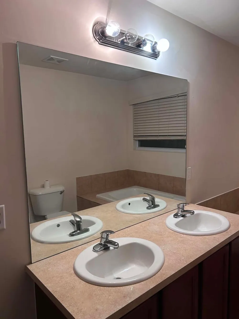 1841 Wexford Circle Ypsilanti, MI 48198