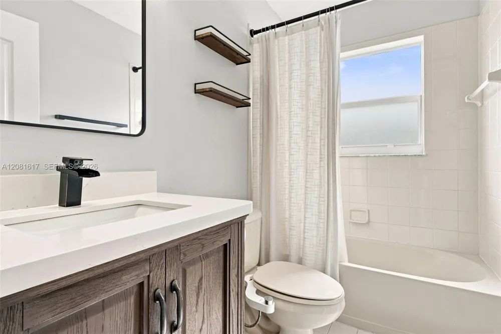 1521 SW 194th Ter Pembroke Pines, FL 33029