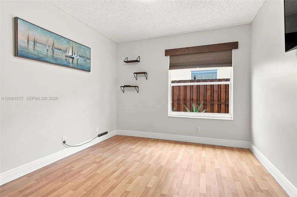 1521 SW 194th Ter Pembroke Pines, FL 33029
